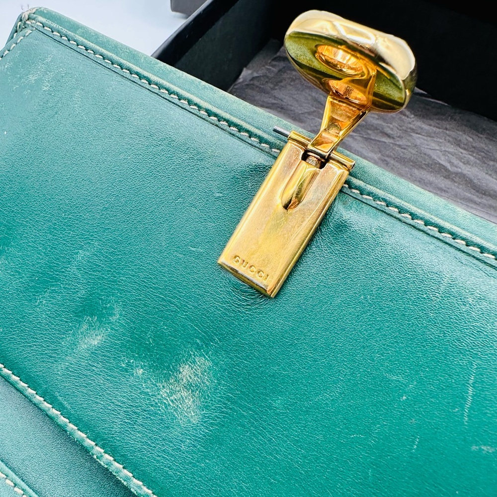 Gucci Guccissima Gold Clasp Wallet - Picture 7 of 11